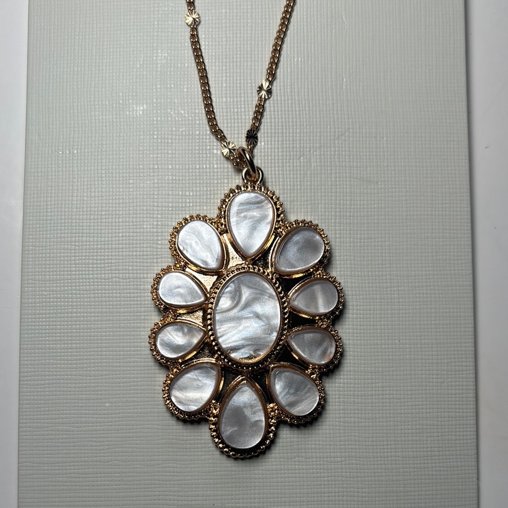 NWT-Gold and White Opal Cluster Necklace - Picture 3 of 9